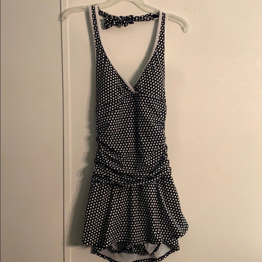 Jaclyn Smith Black and White Bathing Suit